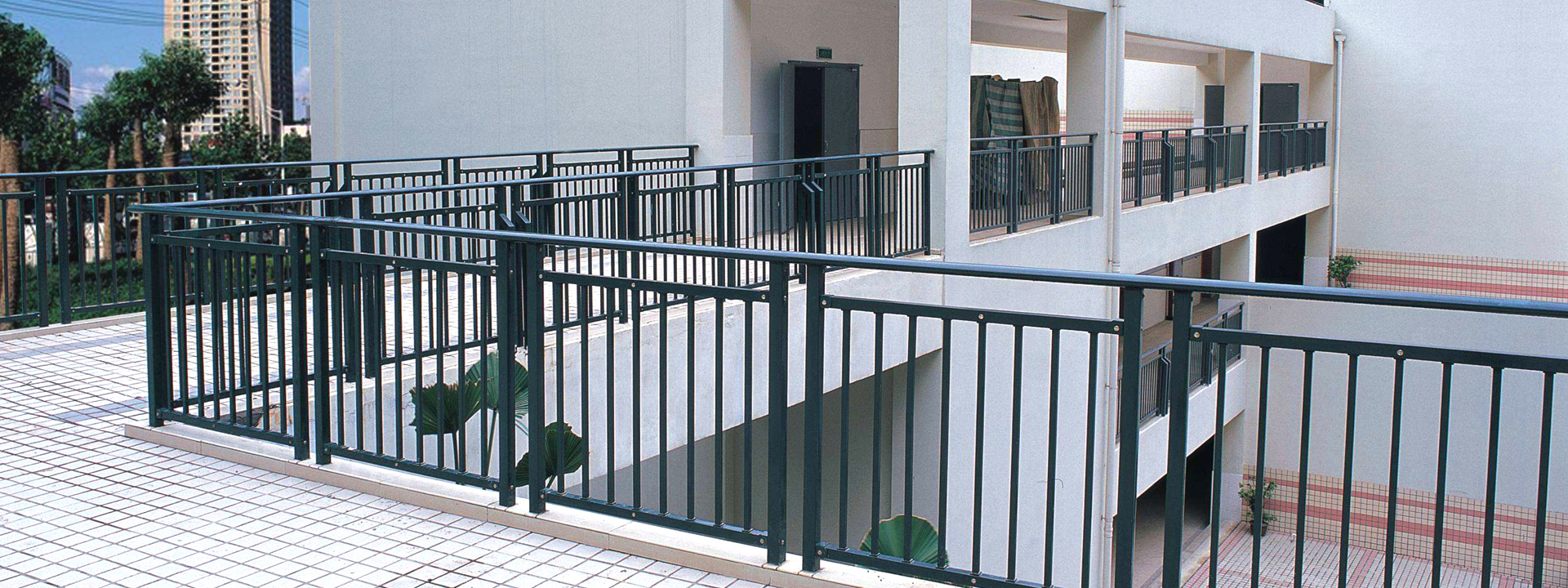 河南鋅鋼護欄廠家|新鄉陽臺欄桿價格|新鄉草坪護欄批發(fā)價格|河南樓梯扶手加工定制|河南鋁藝護欄制造商|河南鐵藝門批發(fā)|新鄉市鑫欄金屬制品有限公司